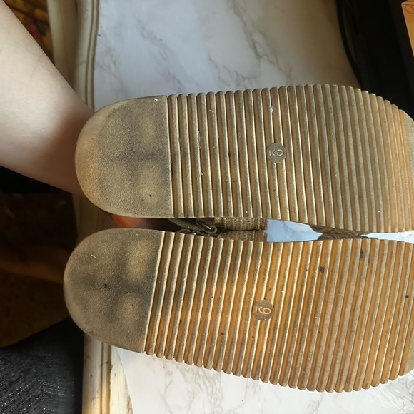 Sandals - Picture 3 of 4